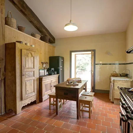 De Charme Avec Spa, Sauna Et Jardin Pour 12 Personnes - Fr-1-496-54 Holiday home Saint-Just-la-Pendue